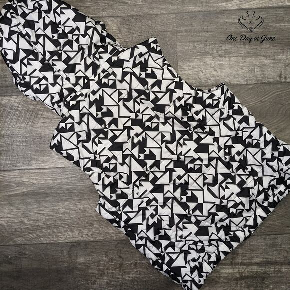 Lorna Jane Hooded Quilted Vest Size M - Picture 5 of 5